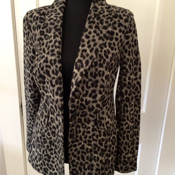 CAbi animal print fitted jacket NWOT - Picture 8 of 13